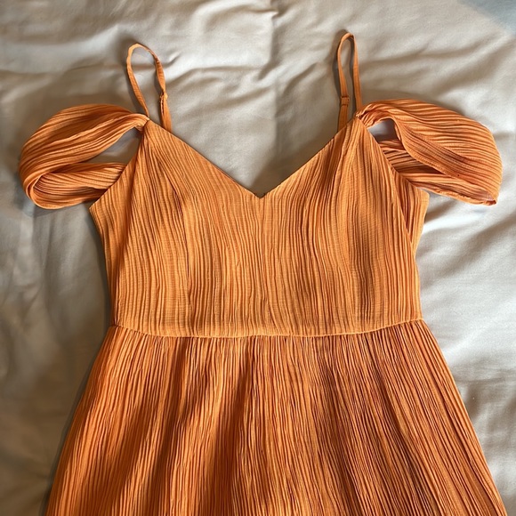 NEW Express Golden Maxi Dress w/ Pockets - Picture 4 of 5